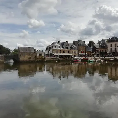 Charmant Appartement Plein Centre Auray Exterior photo